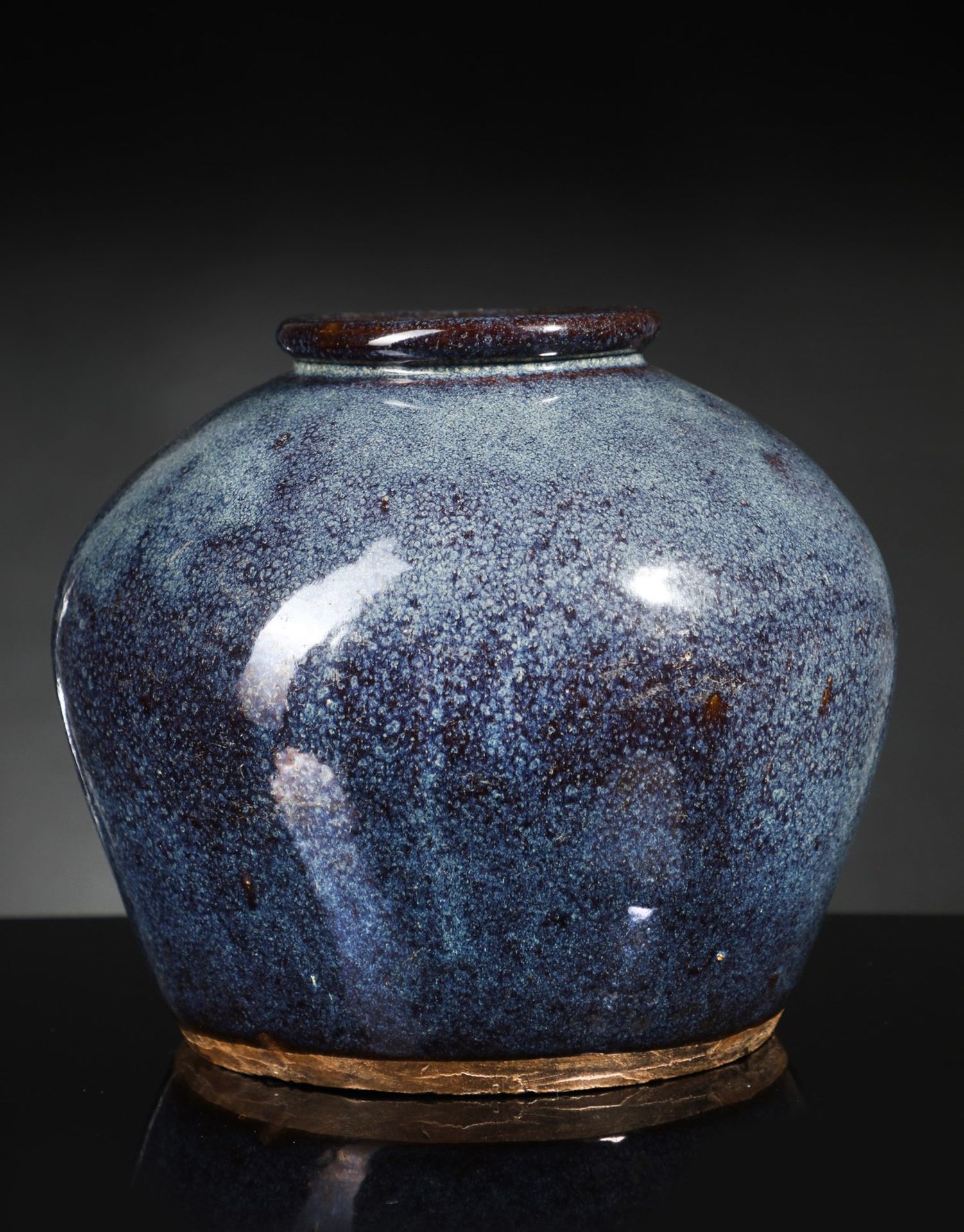 Arte Cinese  A blue stoneware Jun JarChina, Qing dynasty, 19th century.