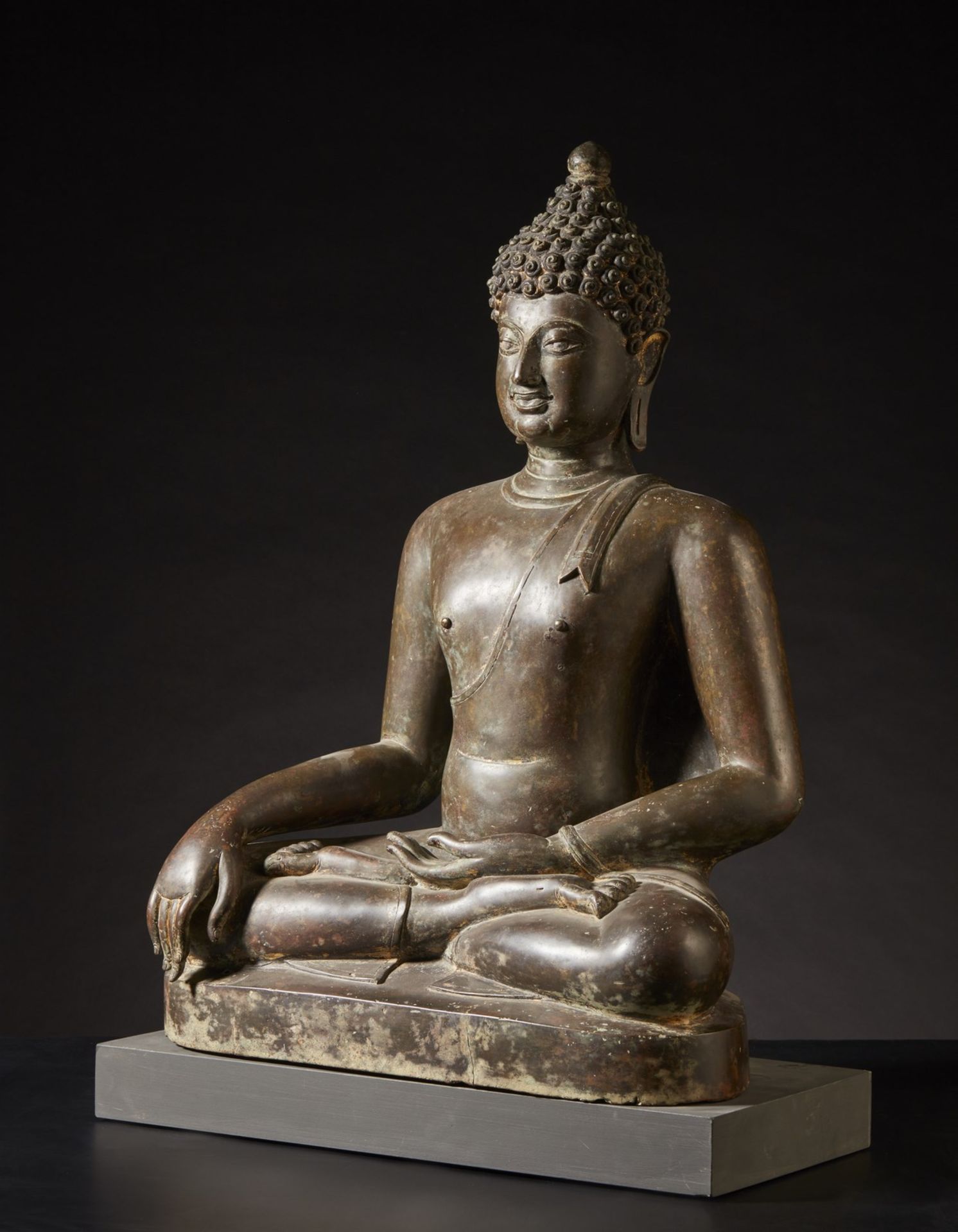 Arte Sud-Est Asiatico  A large bronze sculpture of Bussha Thailand, Lan Na Kingdom, 16th-17th centur - Bild 3 aus 8