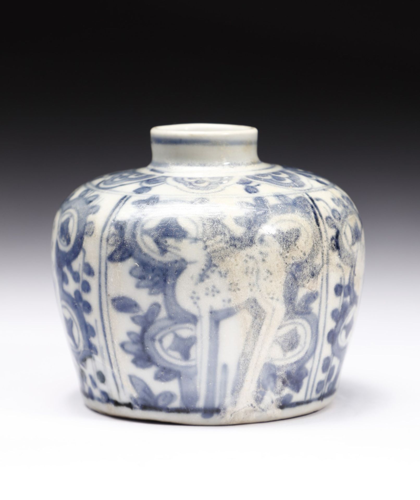 Arte Cinese  A blue and white porcelain water dropper China, Ming dynasty, Wanli period (1572-1620).