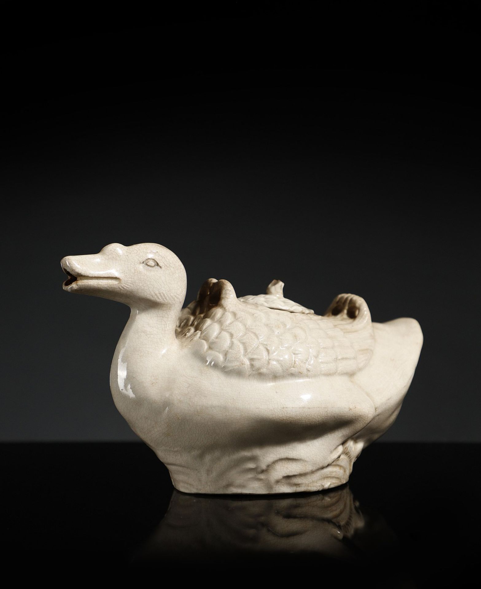 Arte Cinese  A zoomorphic Dehua teapot China, Qing dynasty, 18th century .