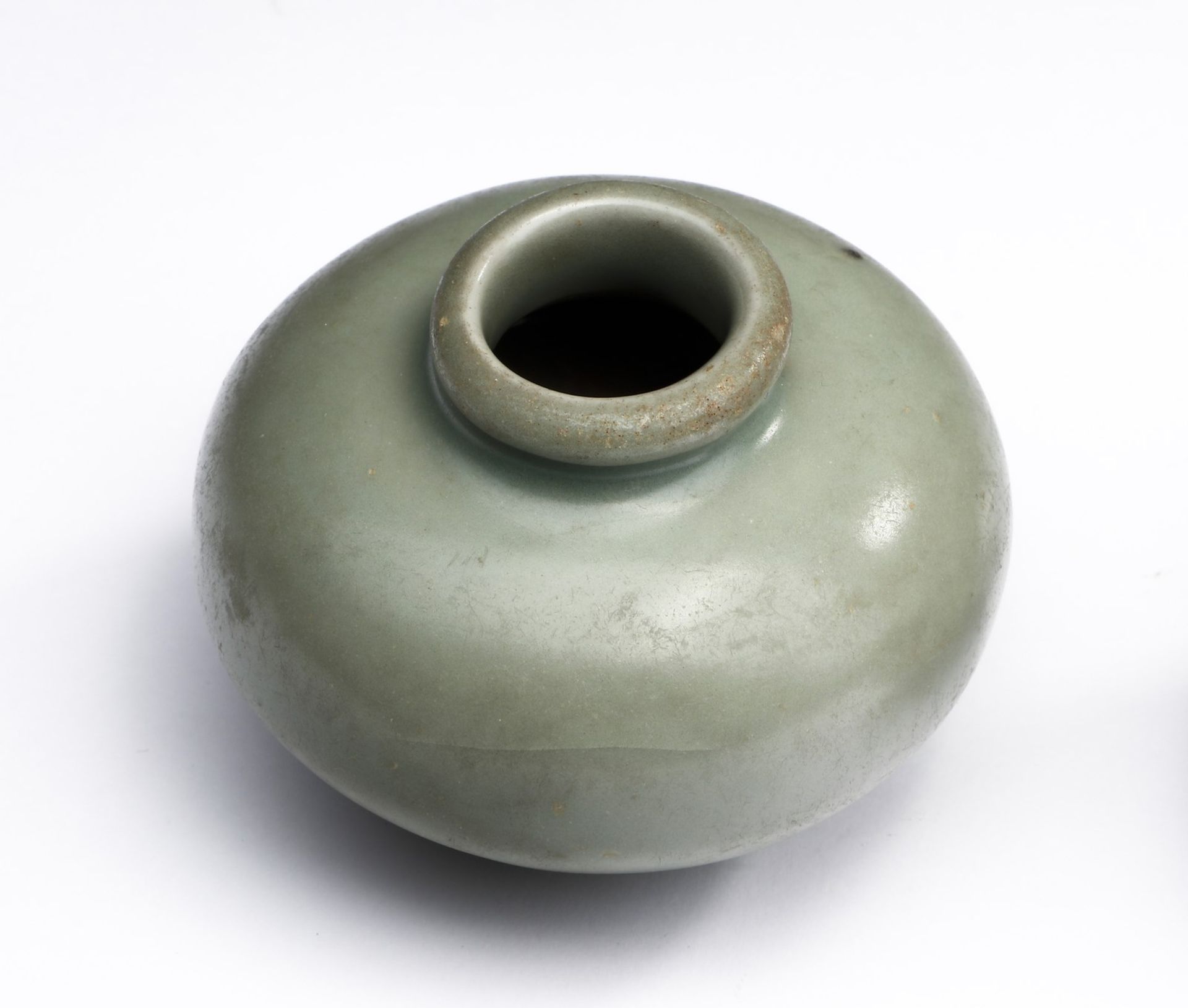 Arte Cinese  Three celadon glazed pottery containers China, Song dynasty (960-1279) . - Bild 3 aus 8