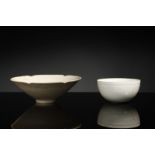 Arte Cinese Two Qingbai white cups China, Song dynasty (960-1279) .