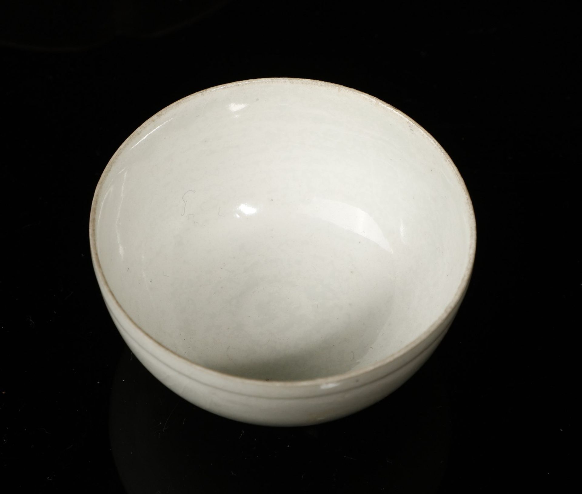 Arte Cinese  Two Qingbai white cups China, Song dynasty  (960-1279) . - Bild 2 aus 5