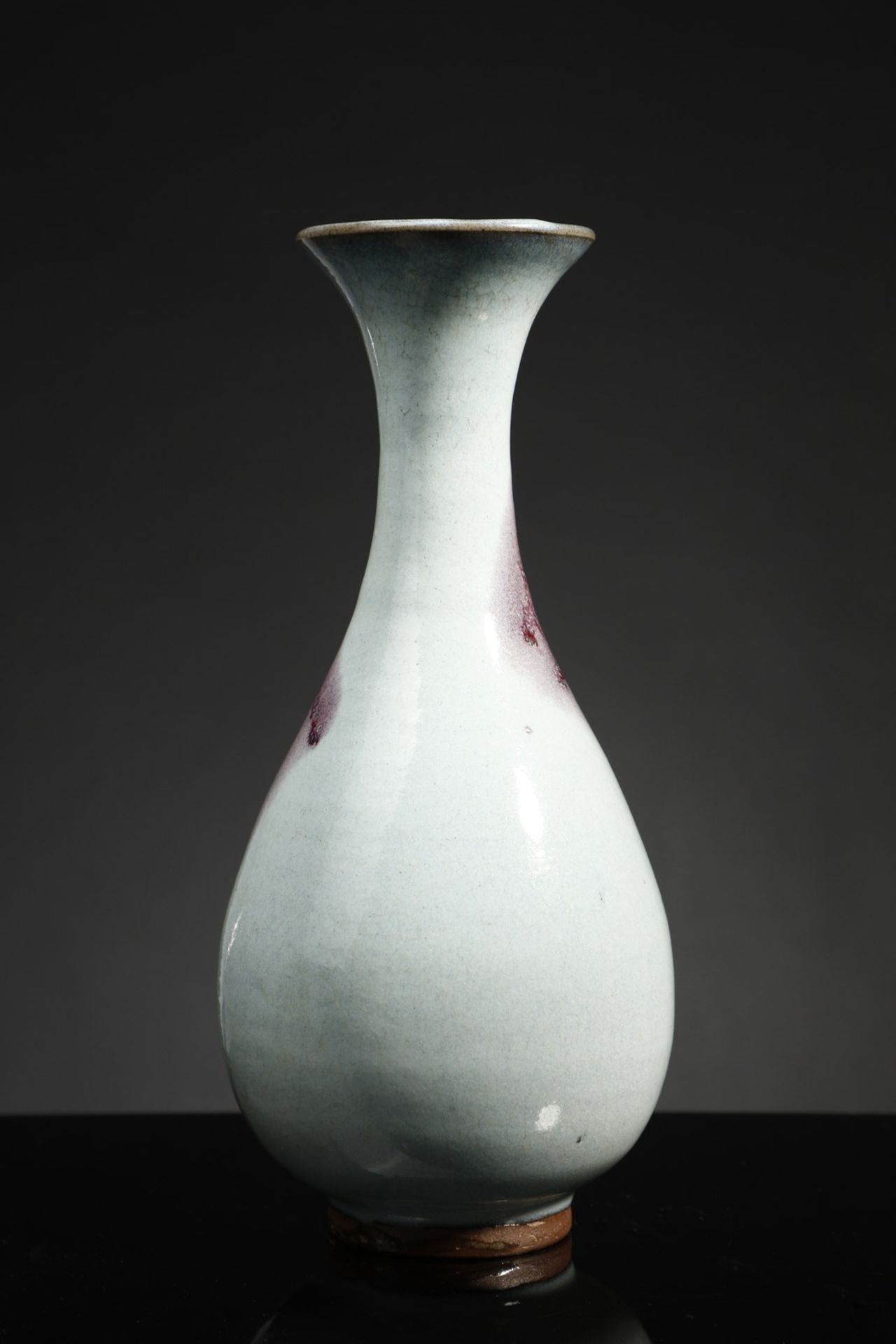 Arte Cinese  A Jun bottle vaseChina, Qing dynasty, 19th century . - Bild 2 aus 4
