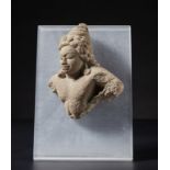 Arte Sud-Est Asiatico A sandstone fragment Cambodia, Khmer, pre Angkor period, 7th-8th century .