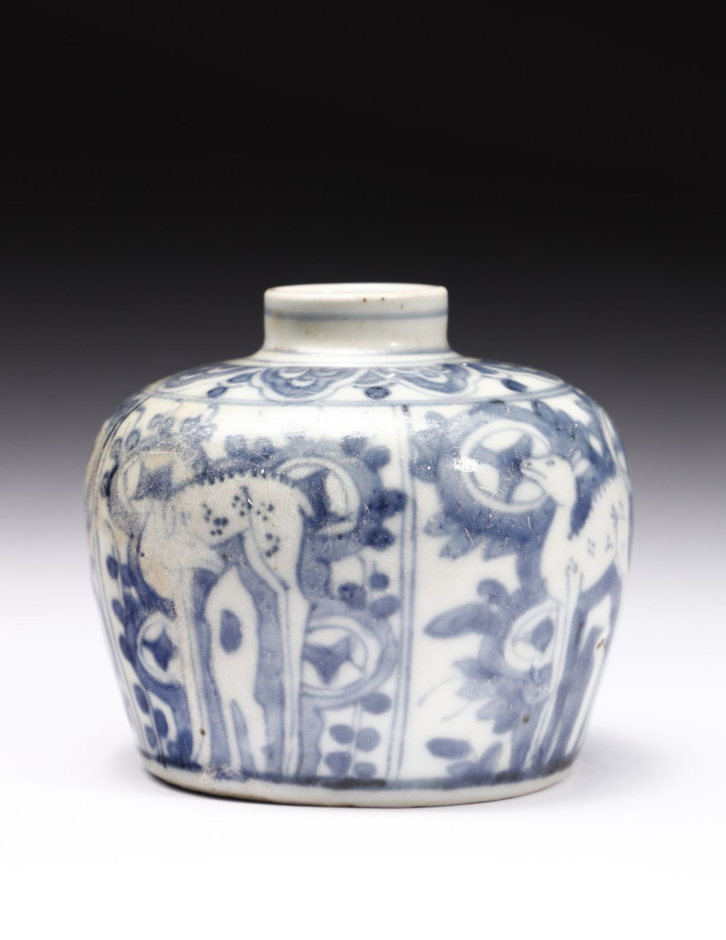 Arte Cinese  A blue and white porcelain water dropper China, Ming dynasty, Wanli period (1572-1620). - Bild 2 aus 4