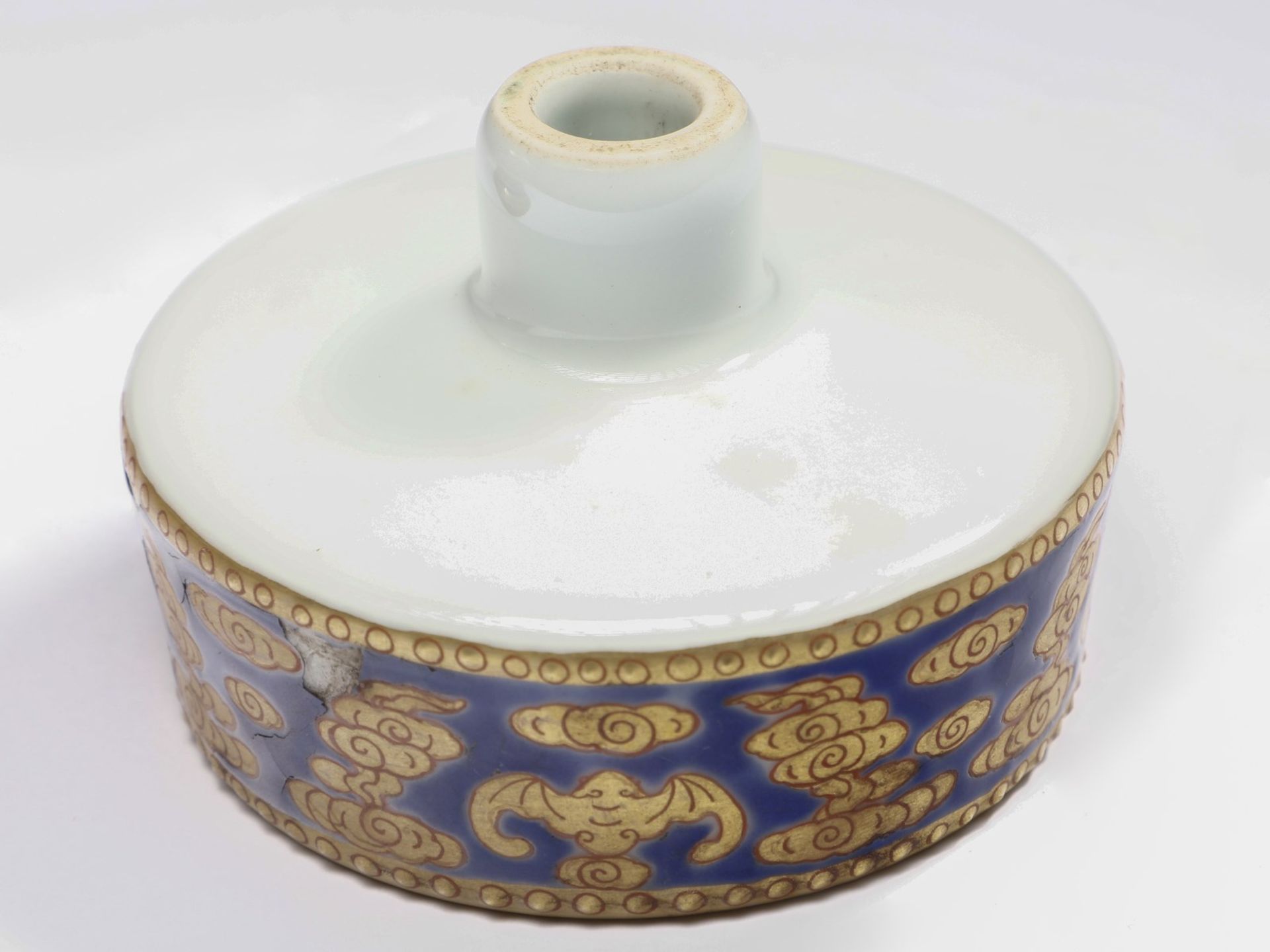Arte Cinese A polychrome porcelain teapot China, 20th century . - Image 4 of 6