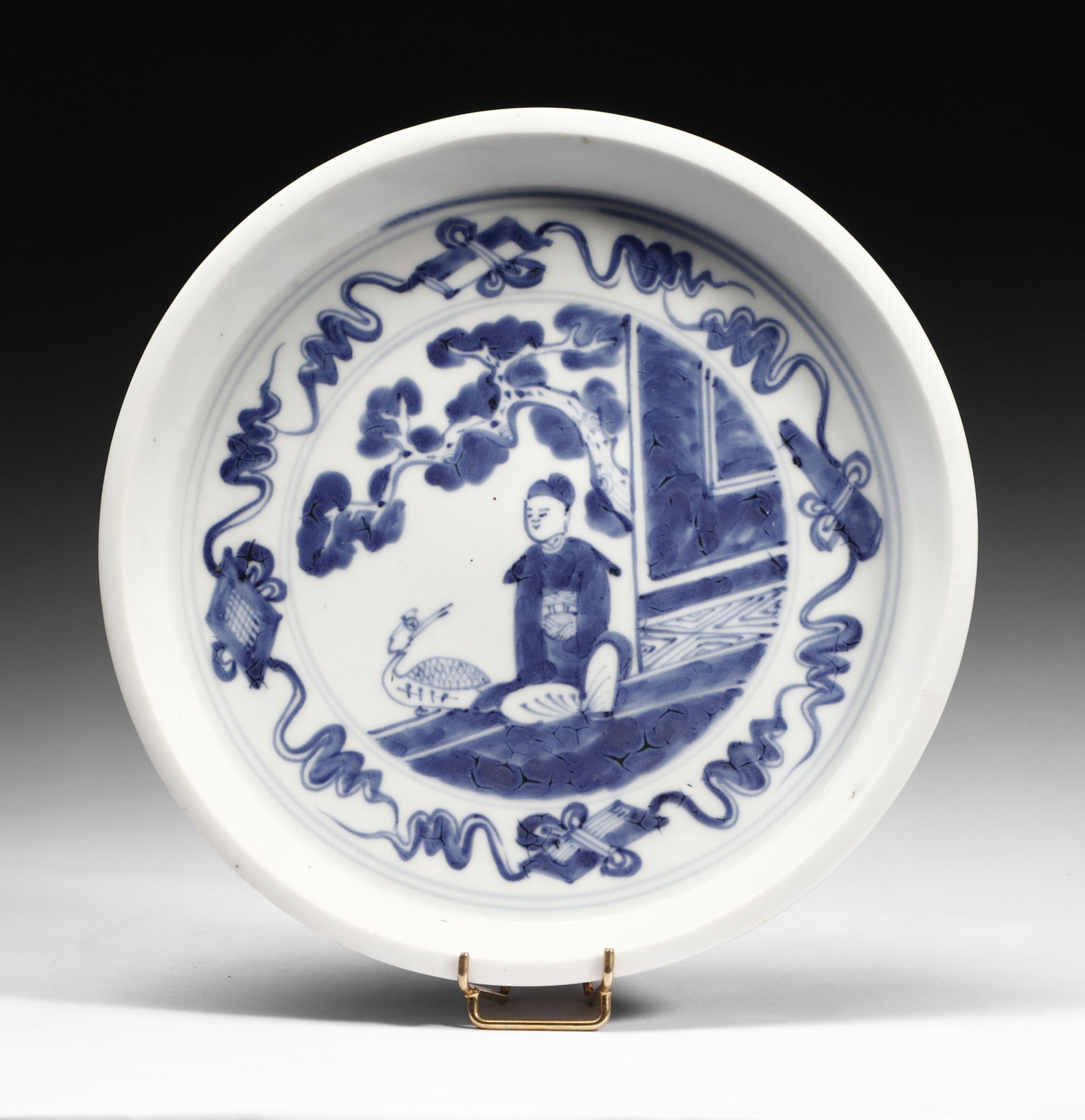 Arte Cinese  A Dehua plate with blue decorationChina, Transition (1620-1683).