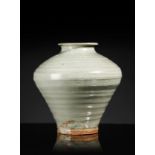Arte Cinese A celadon bullet shaped jar China, Yuan dynasty (1279-1378) .