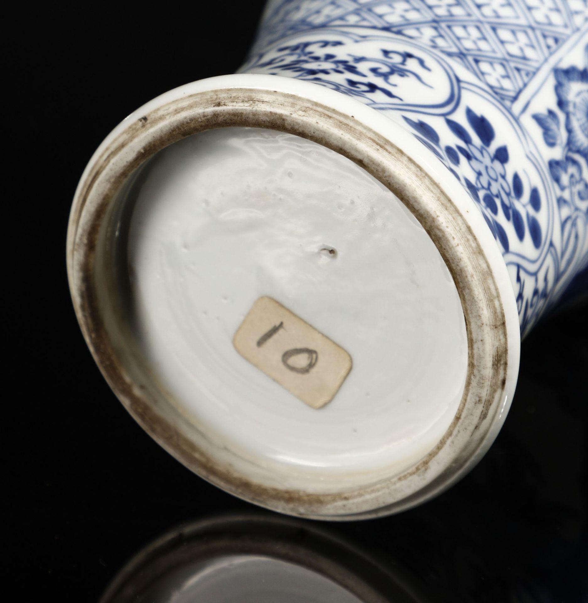 Arte Cinese  A blue and white porcelain baluster vase China, Qing dynasty, 17th century . - Bild 5 aus 5