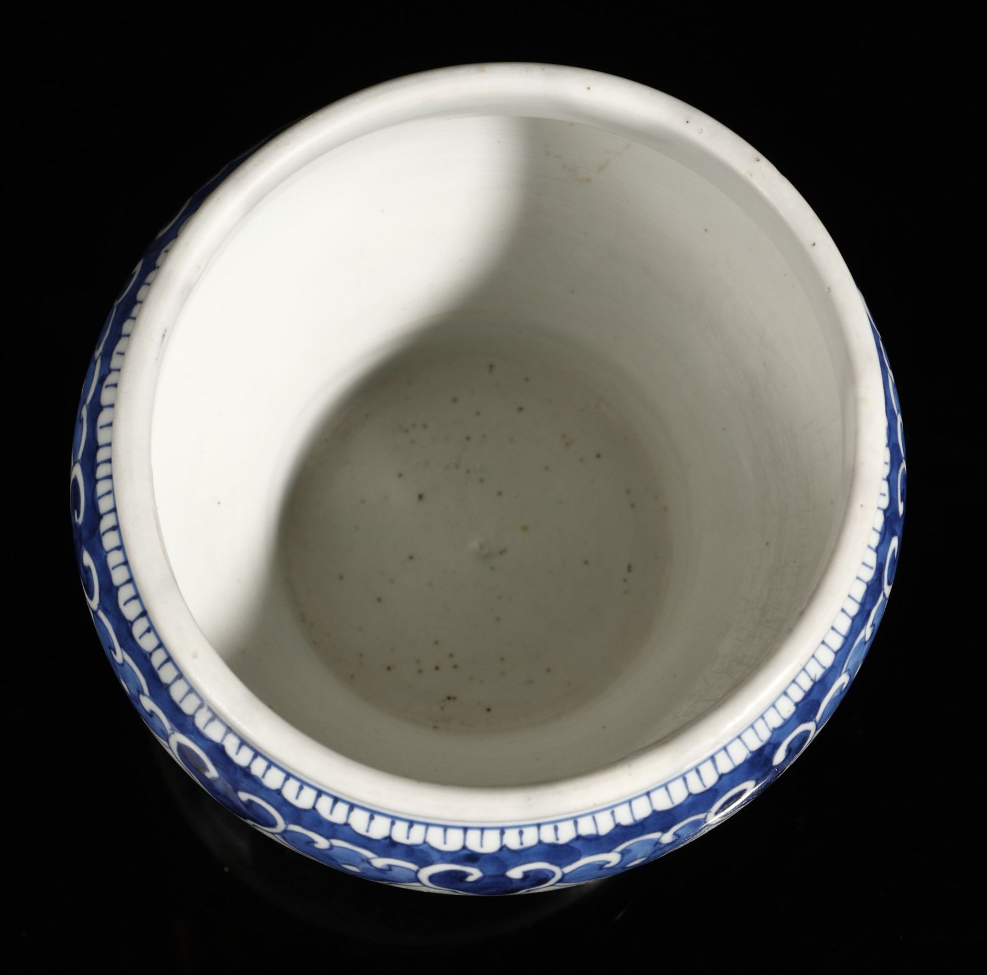 Arte Cinese  A blue and white porcelain vaseChina, Qing dynasty, 18th century. - Bild 4 aus 7