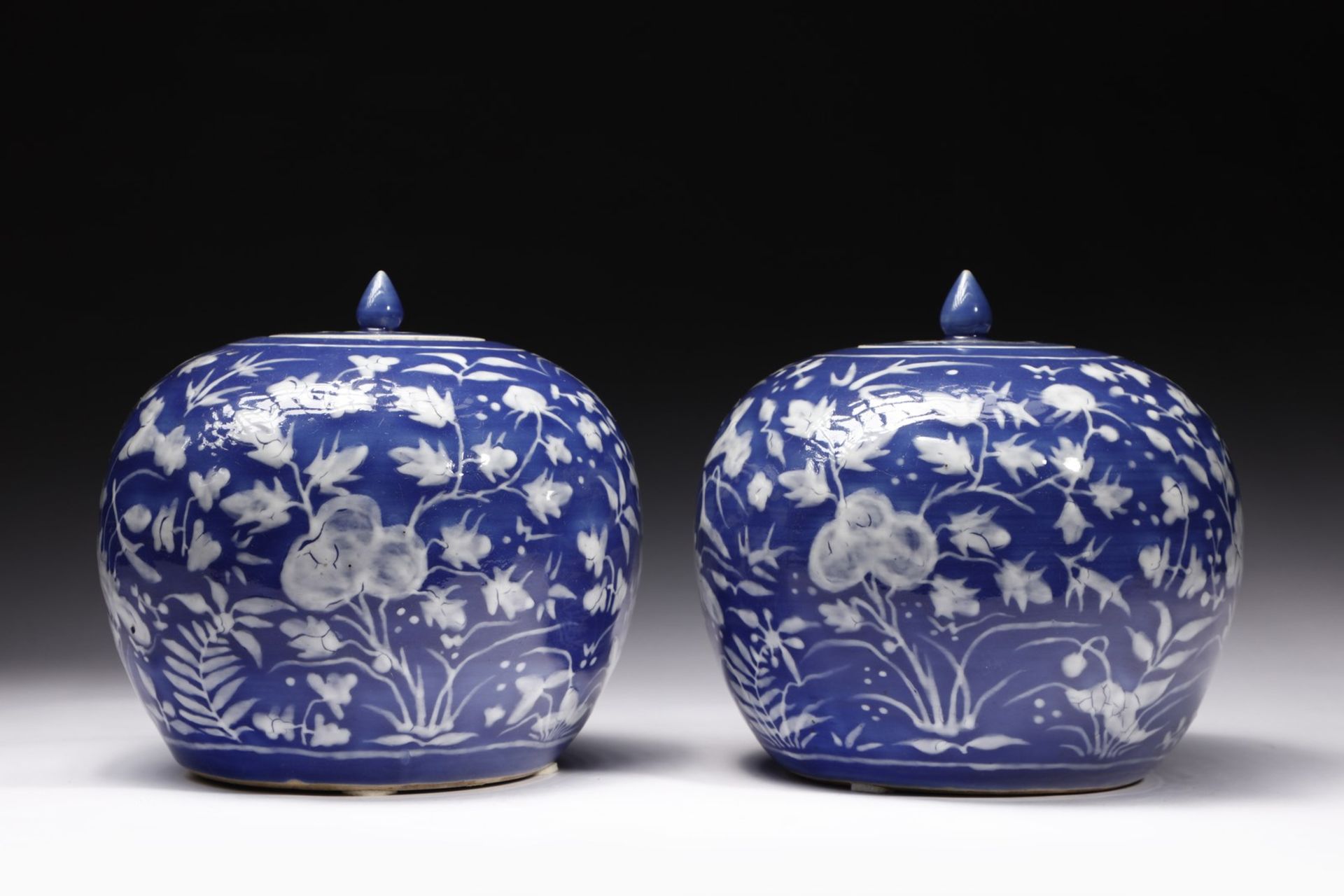 Arte Cinese A pair of blue and white potiches China, Qing dynasty, 19th century. - Image 4 of 7