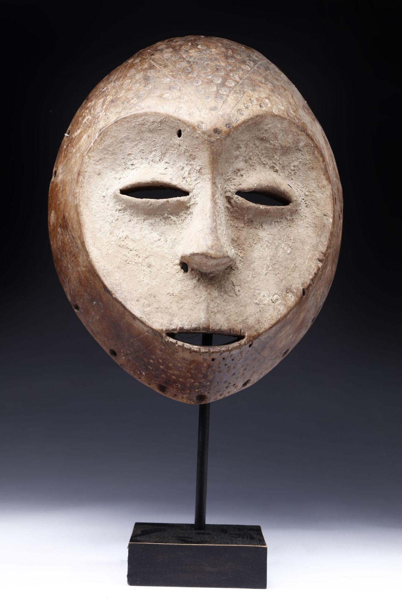 Arte africana Bwami monkey maskLega, D.R. of Congo.