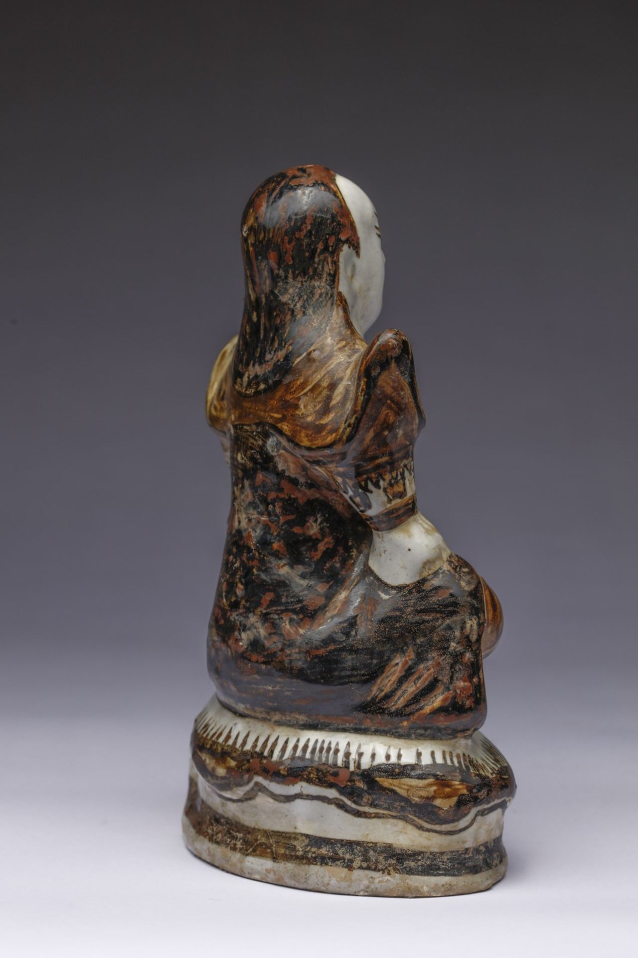 Arte Cinese A Cizhou pottery figure of seated GuandìChina, Qing dynasty, 19th century . - Image 3 of 5