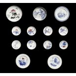Arte Cinese A collection of 13 porcelain dishes painted with flowers and inscriptions China, 20th c