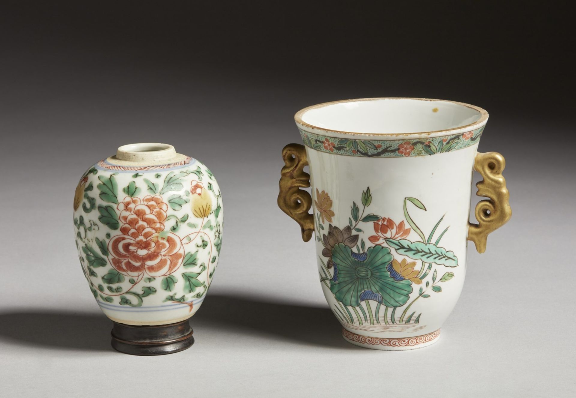 Arte Cinese Two famille verte porcelain cups China, 17th-18th century .