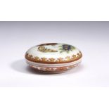 Arte Cinese A round porcelain box painted with erotic scenes China, Republic period .