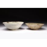 Arte Sud-Est Asiatico Two large Sawankhalok stoneware bowlsThailandia, 14th-15th century .
