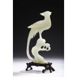 Arte Cinese A jade carving depicting a bird China, 20th century .