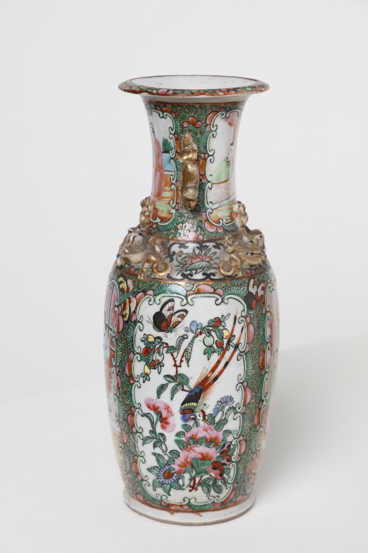 Arte Cinese A pair of Canton porcelain baluster vases China, 20th century . - Image 4 of 4