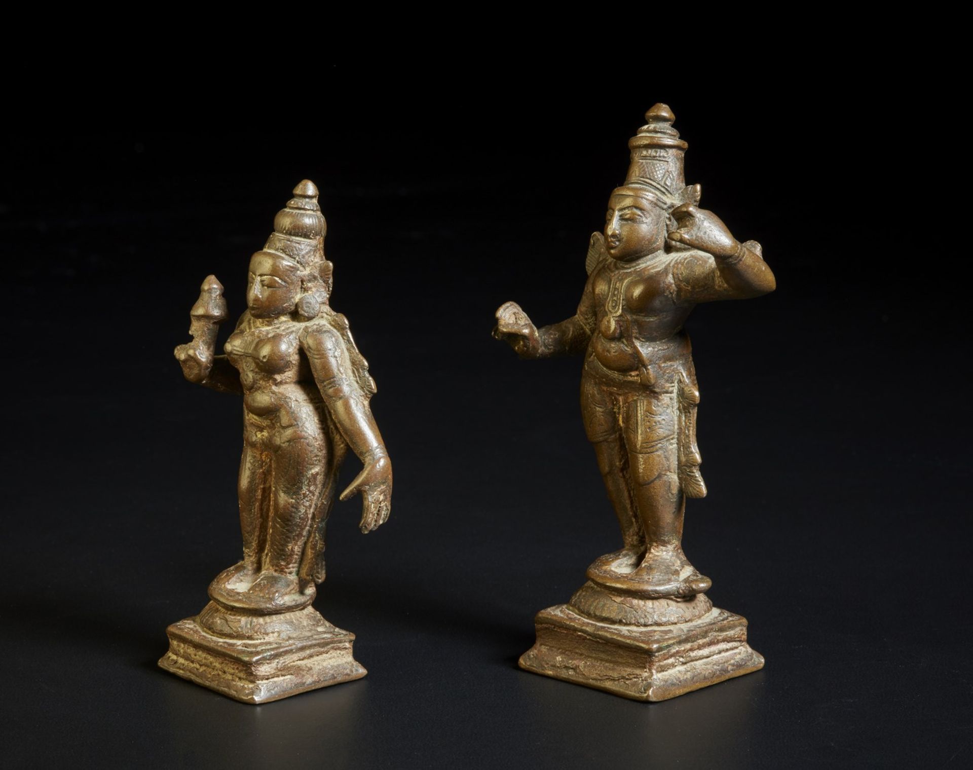 Arte Indiana A pair of bronze figures of Lord Rama and Lakshmi Southern India, 17th-18th century . - Image 4 of 5