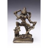 Arte Indiana A bronze figure of Durga slaying the demon MaishasuraIndia, 18th-19th century .