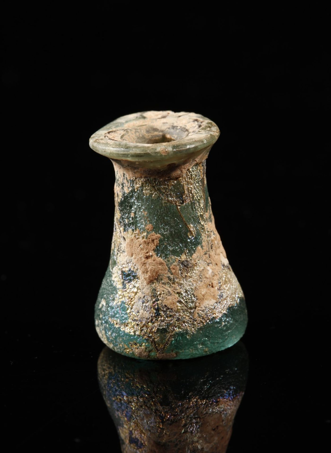 Arte Islamica A small glass dropper flask Iran or Egypt, 8th century (?).