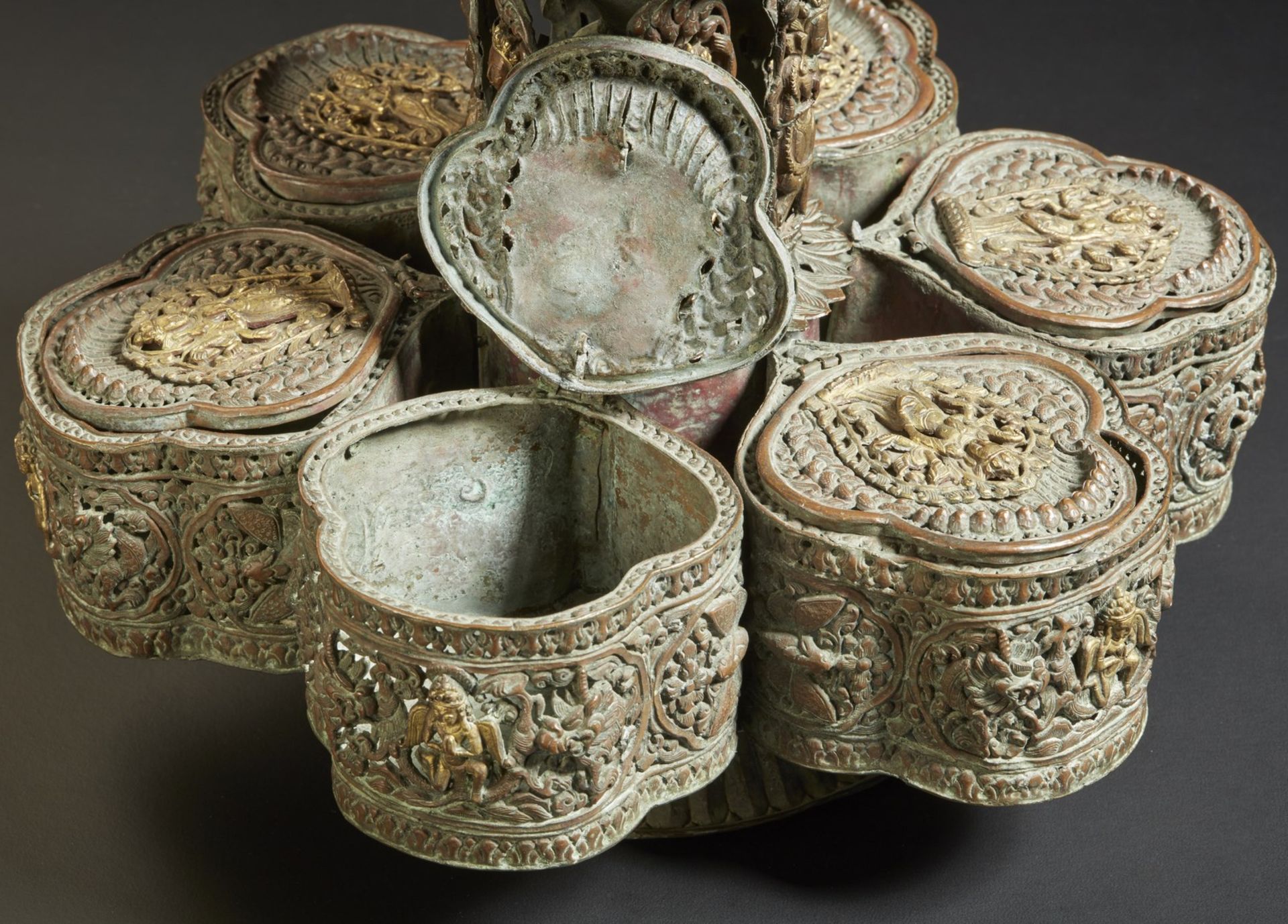 Arte Himalayana A partially gilt copper spicie boxNepal or Kashmir, early 20th century . - Image 5 of 8