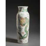 Arte Cinese A famille verte rouleau porcelain vase decorated with dragons chasing the flaming pearl