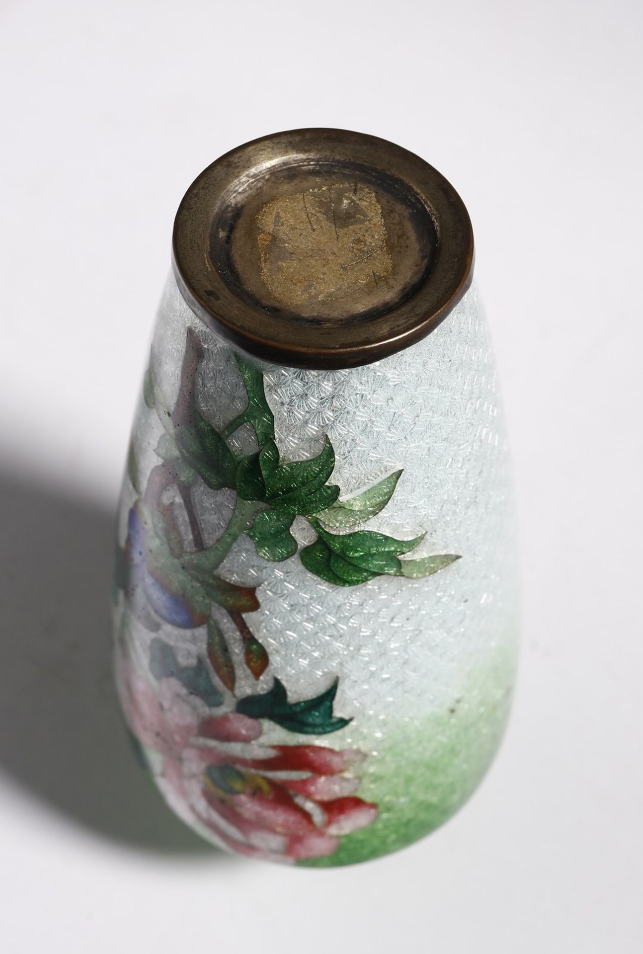 ARTE GIAPPONESE A small guilloche cloisonnè meiping vase Japan, Meiji period, 19th century . - Image 4 of 4