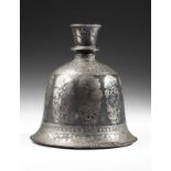 Arte Indiana A Bidriware bell shaped huqqa base India, 19th century .