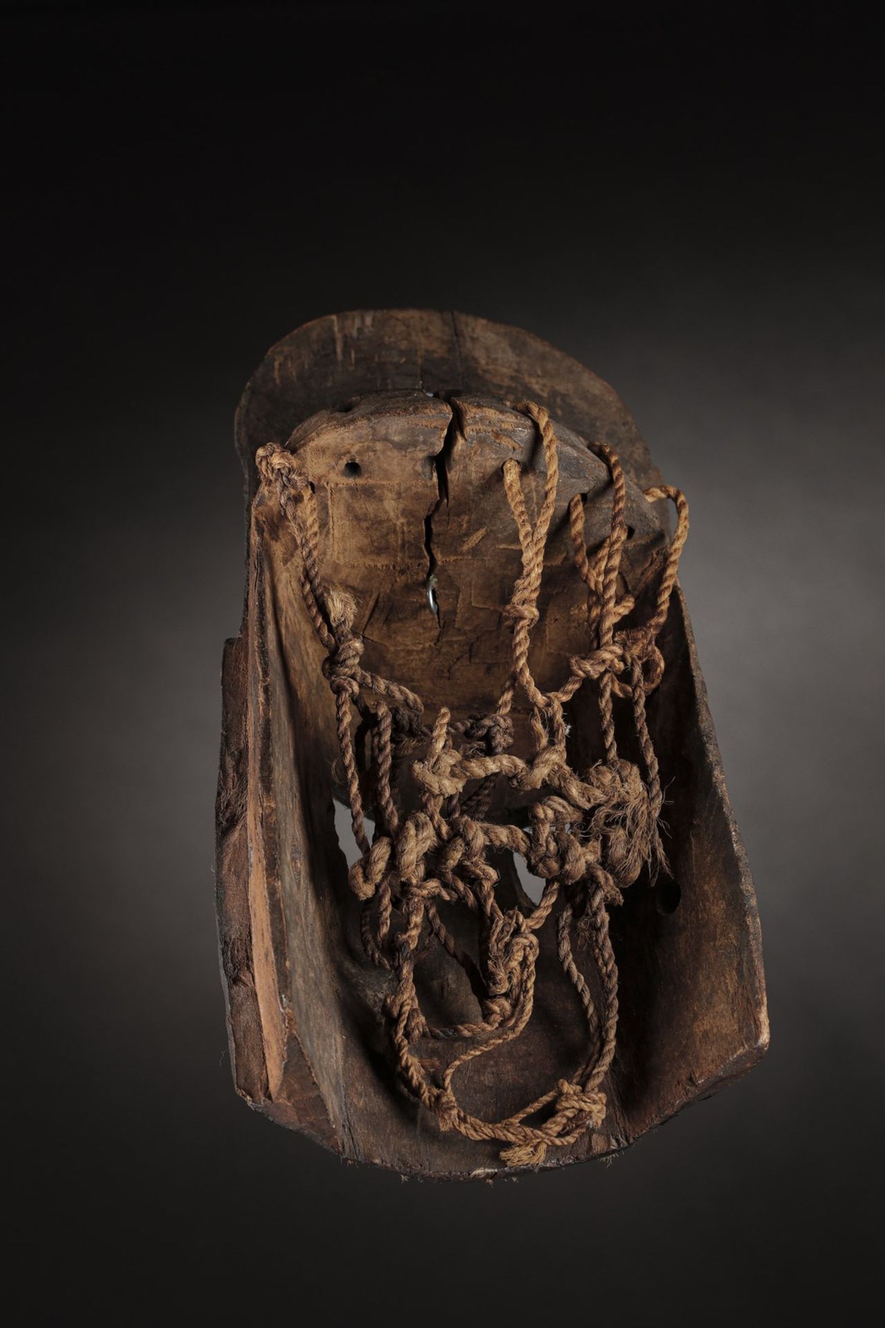 Dogon - Mali Black monkey mask.Hardwood with dark patina, bitumen and pigments, animal hair and fi - Image 3 of 7