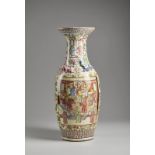 A large Canton porcelain vase with chilong China, early 20th century Restored. Cm 62,50