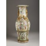 A Canton porcelian baluster vase China, Qing dynasty, 19th century Cm 61,50