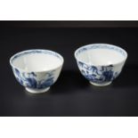 A pair of blue and white small cups China, Qing dynasty, 18th century Cm 7,50 x 4,50