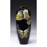 A meiping guilloche cloisonnè vase decorated with butterfies Japan, Taisho period, 20th century Cm