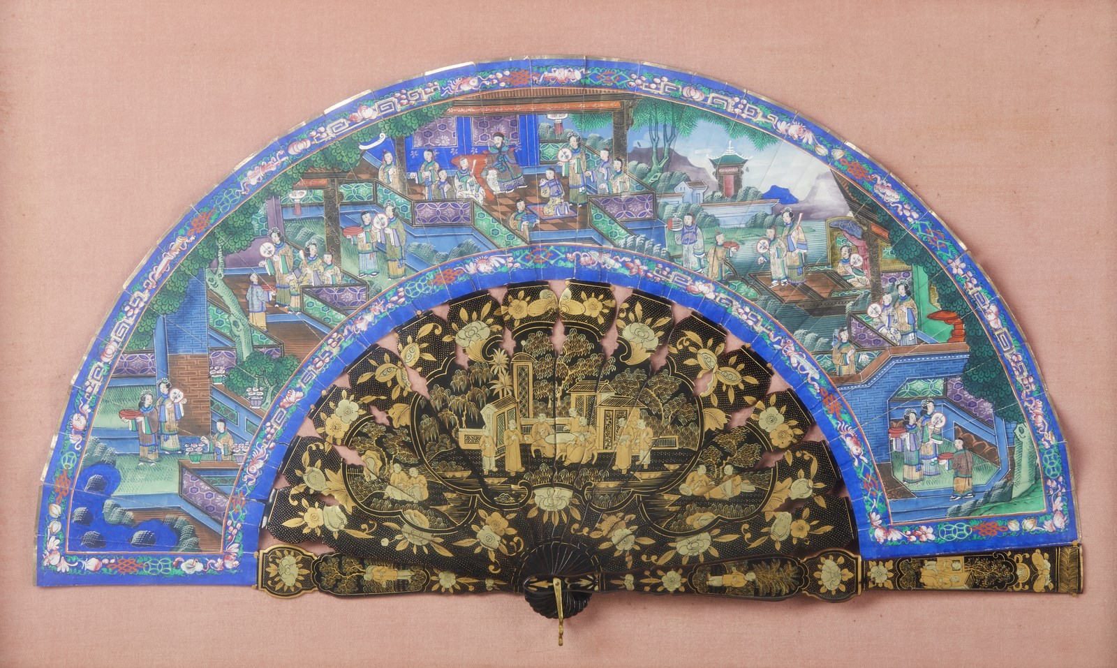 A Canton painted fan China, Qing dynasty, 19th century Cm 55,00 x 29,00