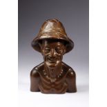 A fine wooden bust of a farmer Vietnam, 20th century Cm 24,00 x 38,00