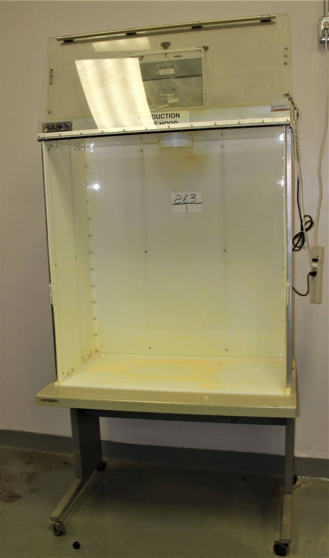 SAS FUME HOOD