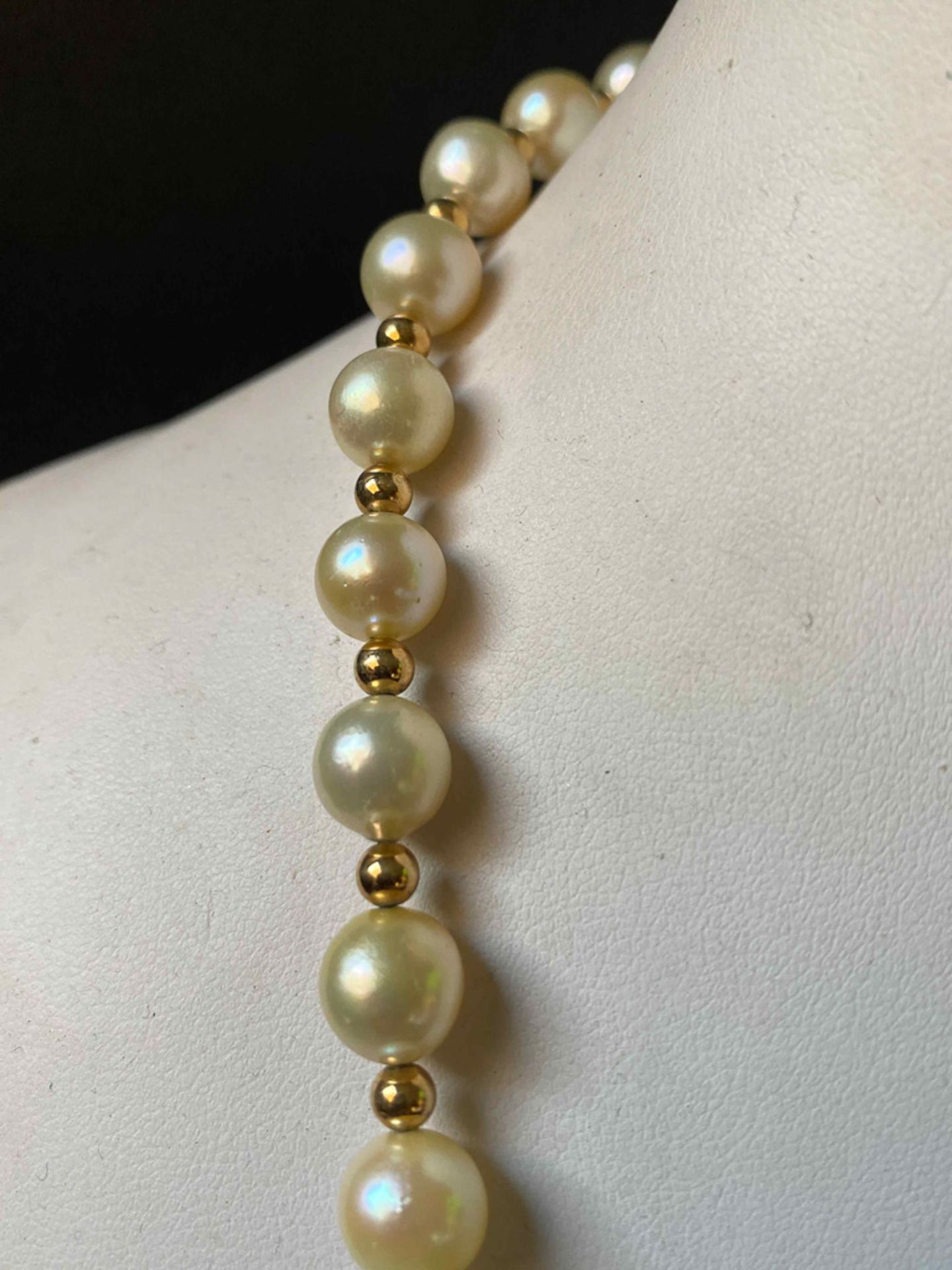 COLLIER DE PERLES ET BOULES D'OR - Image 2 of 2