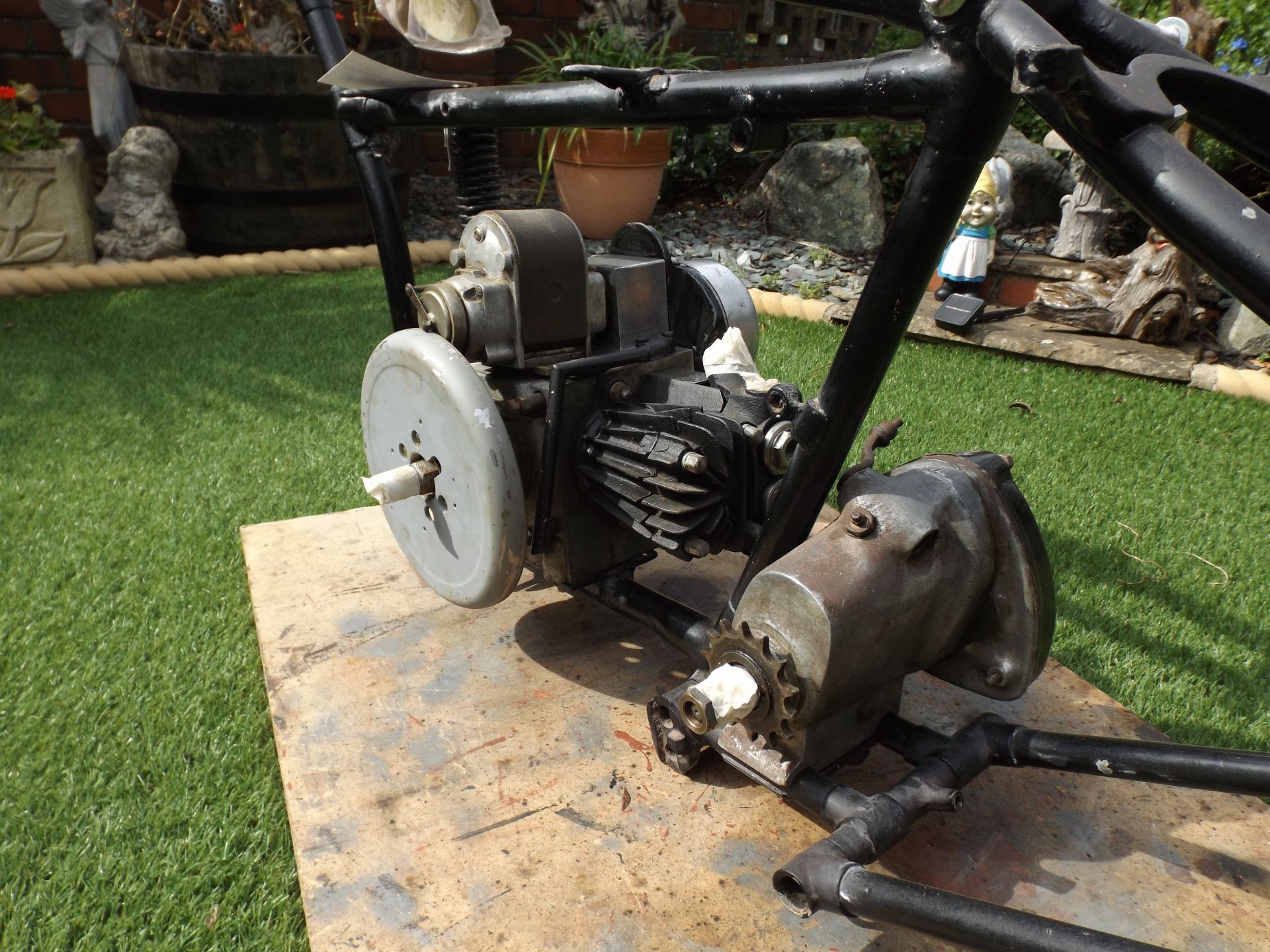 1932 Douglas TS frame With an engine, gearbox, clutch and a magneto (£500 rebuild)