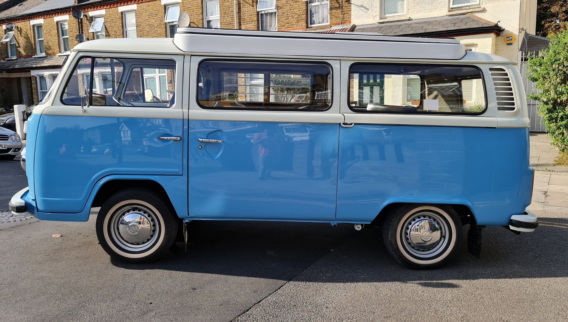1976 VW Late Bay Window Camper Van Registration number LGY 254P White over blue with blue interior - Image 2 of 11