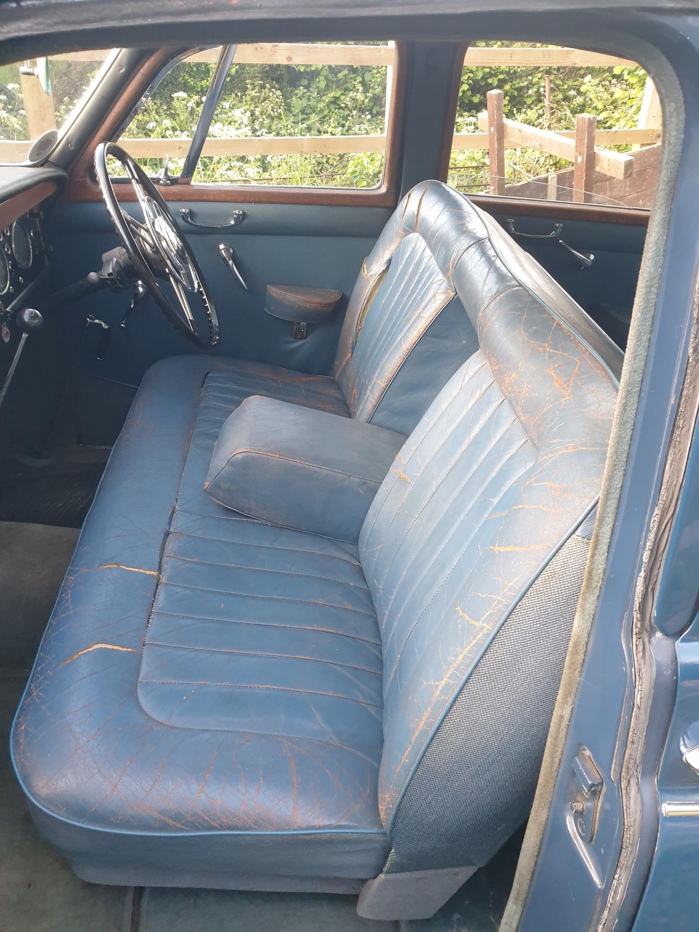 1961 Rover 100 P4 Registration number 341 UBH Blue with blue leather interior The clutch and gearbox - Image 8 of 11