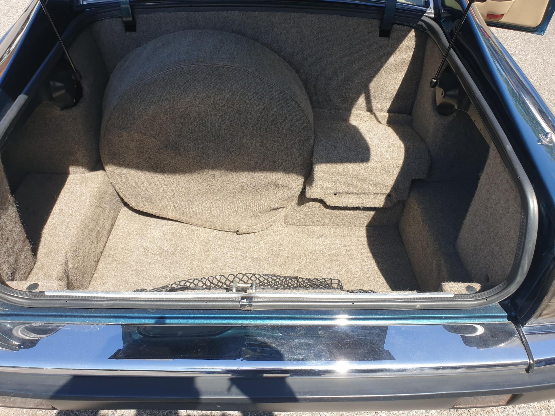 1991 Jaguar XJS Coupe 4.0 Registration number J8 XJS Kingfisher blue with a doeskin leather interior - Image 9 of 21