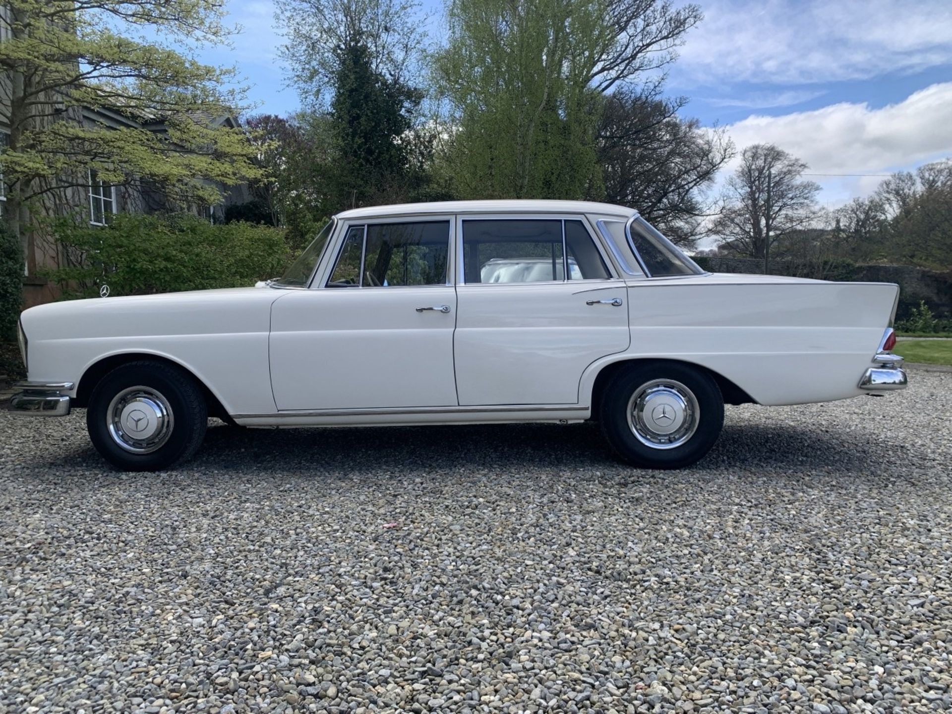 1966 Mercedes-Benz 230S Registration number GVU 92D White with a blue interior Automatic Ex-South - Image 4 of 17