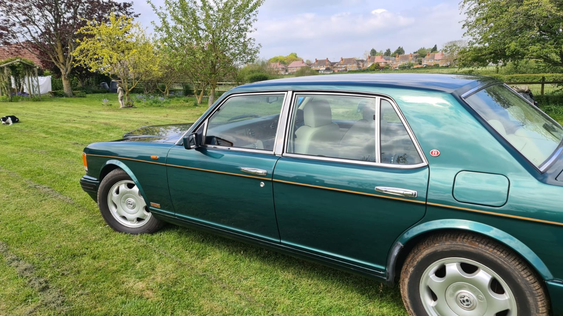 1996 Bentley Turbo R Registration number N637 PYP Green with piped magnolia hide and sheepskin - Image 5 of 15