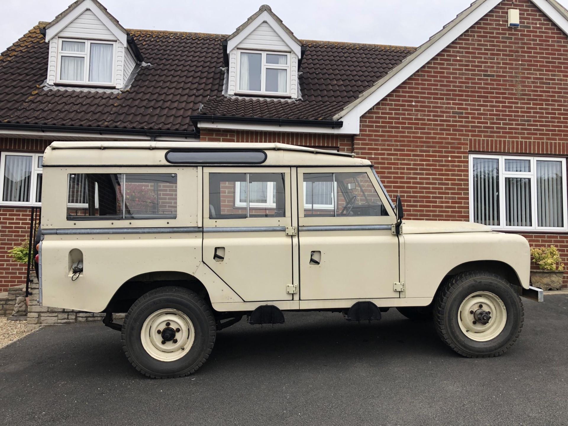 1973 Land Rover 109 Station Wagon Registration number OYB 606L Chassis number 93100787B Engine