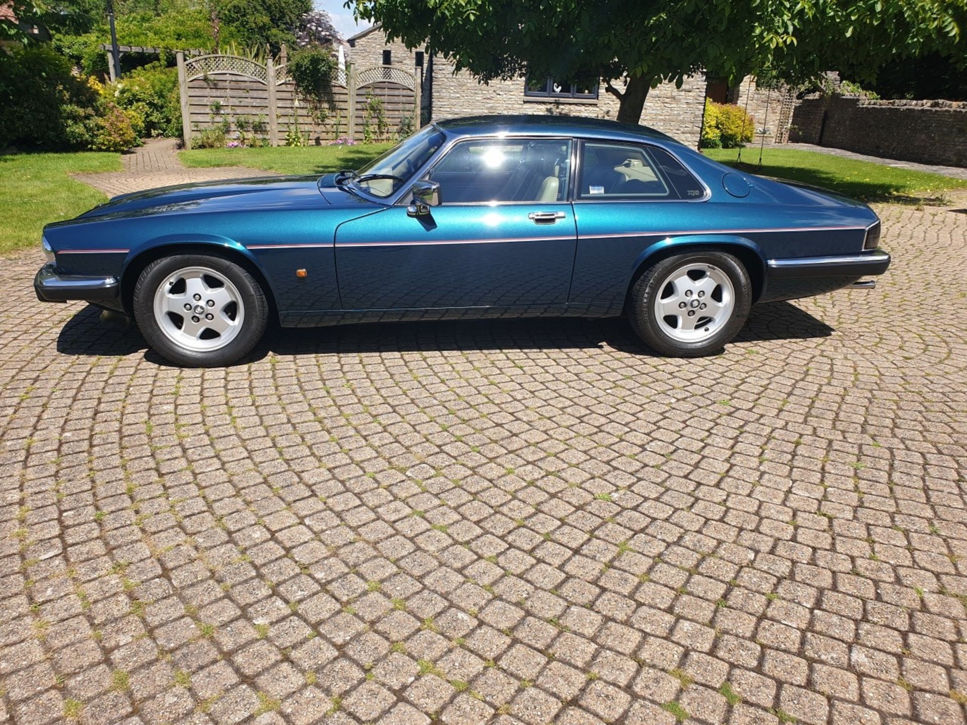 1991 Jaguar XJS Coupe 4.0 Registration number J8 XJS Kingfisher blue with a doeskin leather interior - Image 14 of 21