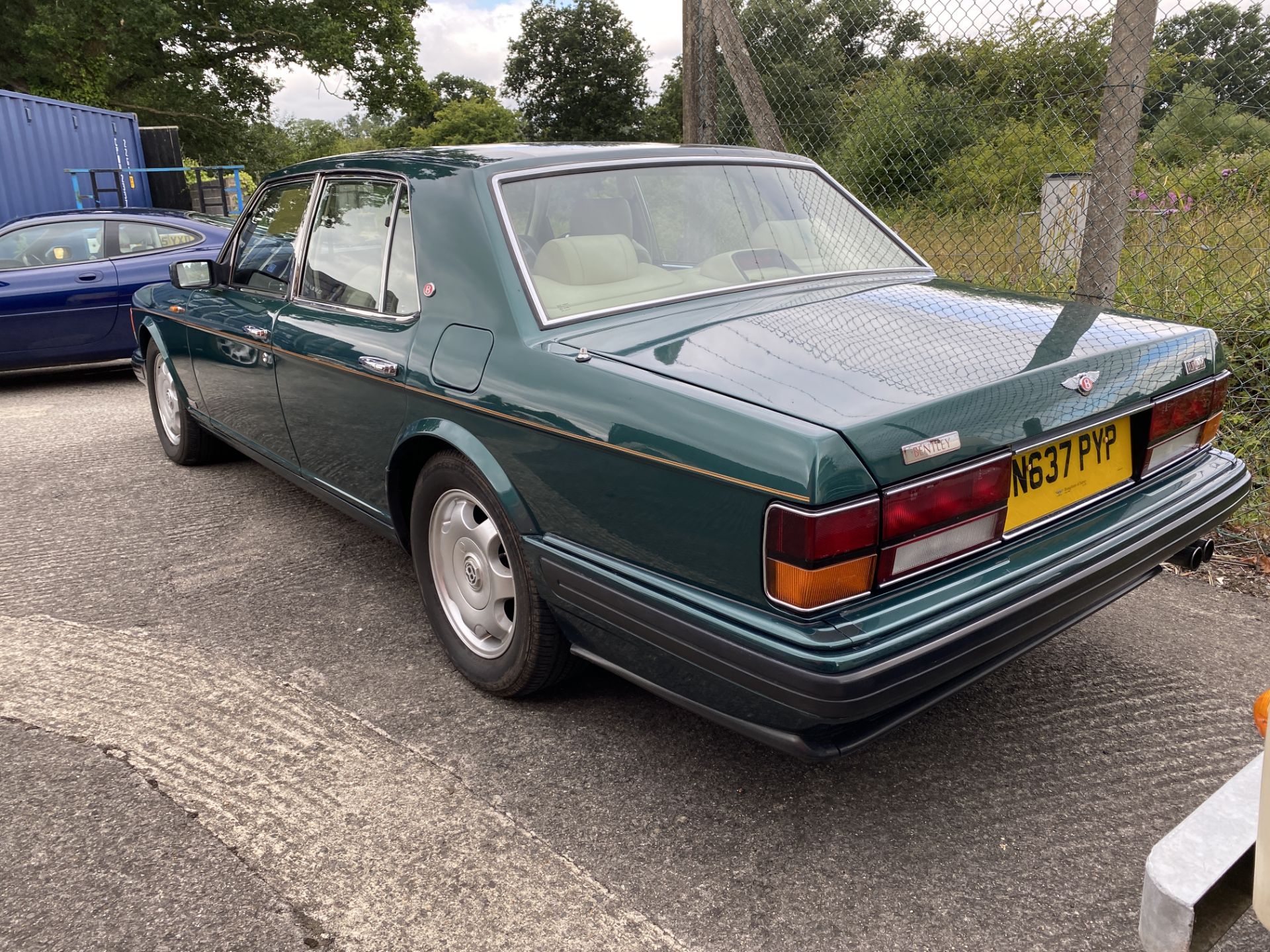 1996 Bentley Turbo R Registration number N637 PYP Green with piped magnolia hide and sheepskin - Image 11 of 15