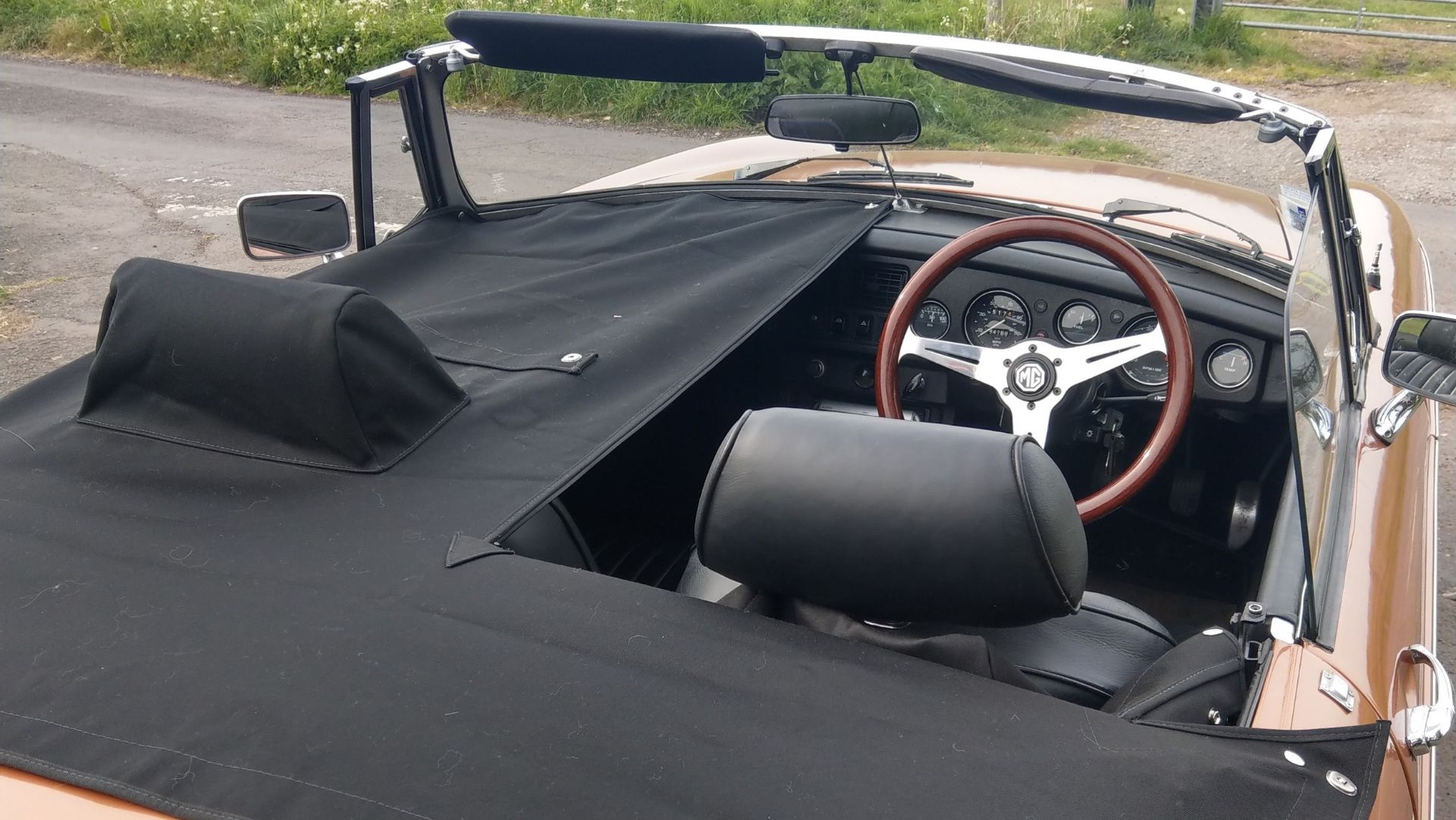 1981 MG B LE Roadster Registration number VLT 450X Metallic bronze with black leather interior One - Image 7 of 8